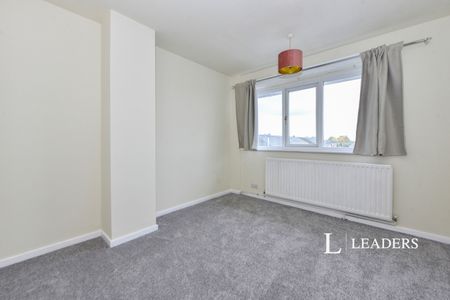 3 bedroom house to rent Brian Avenue, Droylsden, M43 - Photo 2