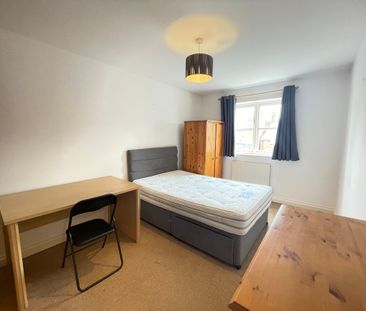 3 bedroom Town House to let - Photo 4