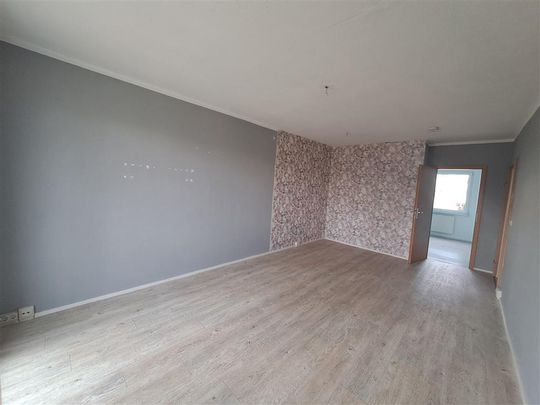 große 4-Raum-Wohnung mit Balkon in schöner Wohnlage - Photo 1