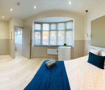 Room in a Shared House, Rowan Crescent, SW16 - Photo 3