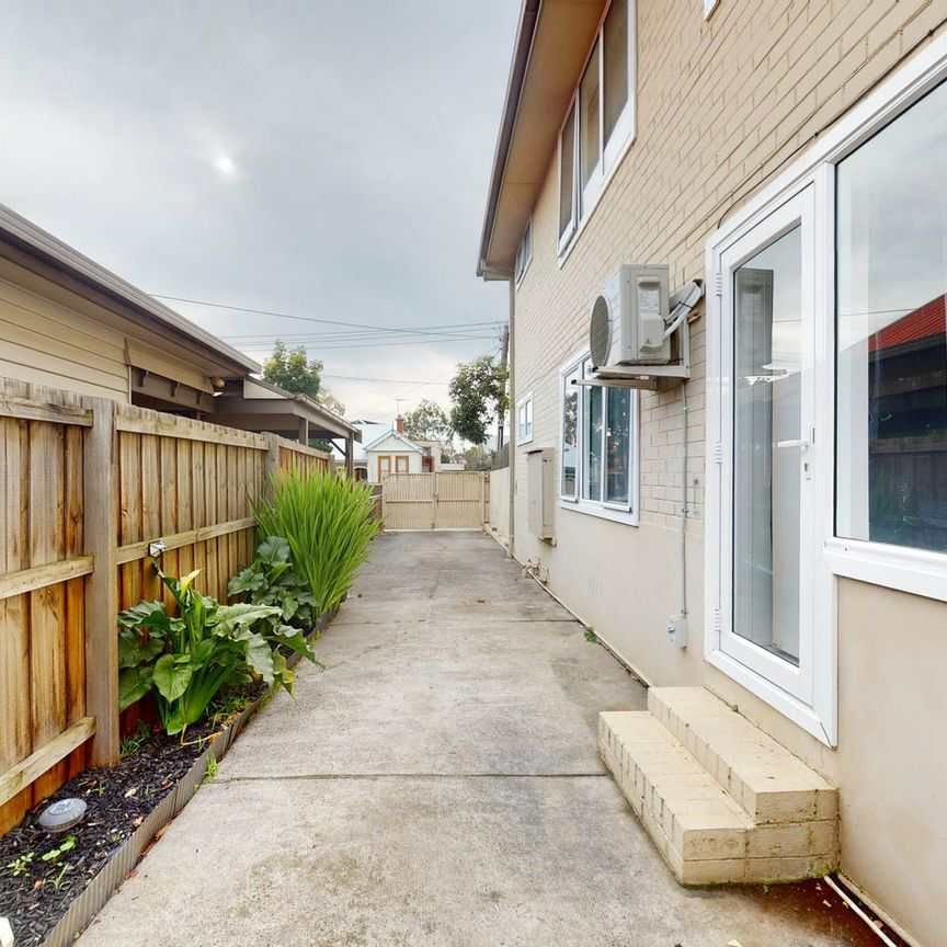 Quiet, Comfortable and Conveniently Located - Photo 1