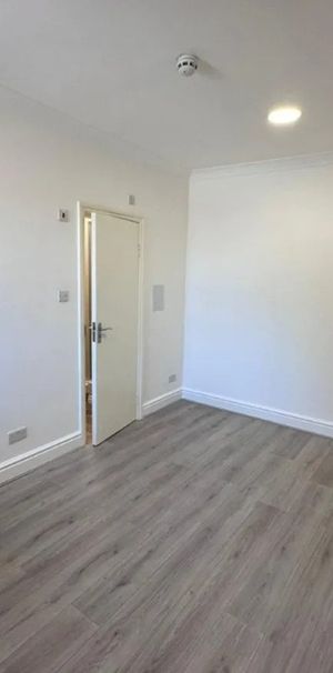 Studio Flat, Lordship Lane, SE22 - Photo 1