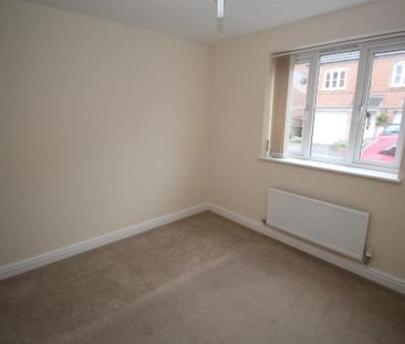 4 bedroom detached house to rent - Photo 4