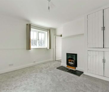 Two bedroom character cottage set in beautiful woodland. - Photo 2