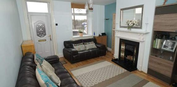 3 bedroom property to rent in Bolton - Photo 2