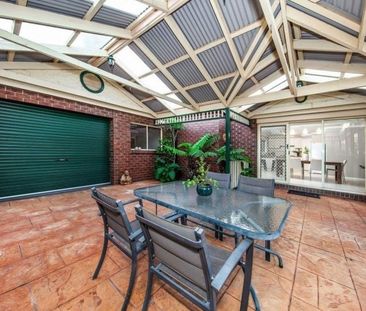 Classic Brick Family Home for Rent - Heart of Brookfield - Photo 4