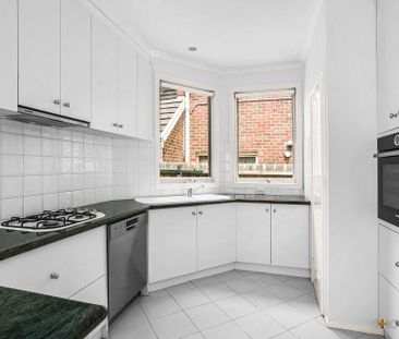 THREE-BEDROOM FAMILY HOME | GREAT LOCATION | LOW MAINTENANCE - Photo 6