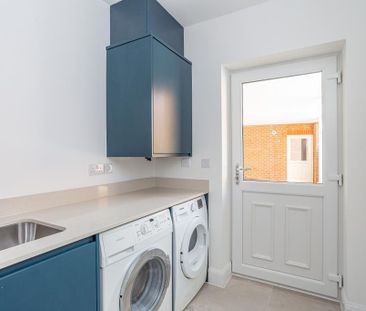 3 bedroom semi-detached house to rent - Photo 6