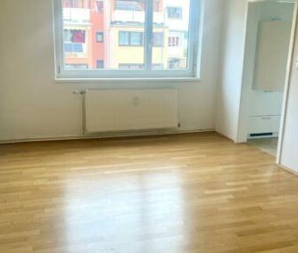 Helle, gepflegte 2 Zimmer Wohnung mit Balkon - Photo 4