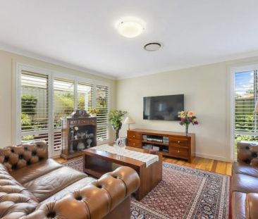 Delightful Light Filled Spacious Villa Water included in Lease - Photo 1