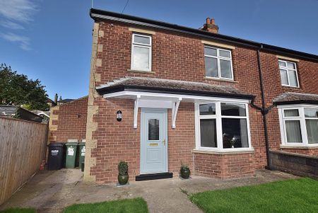 3 bedroom semi-detached house to rent - Photo 2