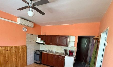 Na prenájom 1-izbový byt neďaleko autob. stanice v Nových Zámkoch - Photo 3