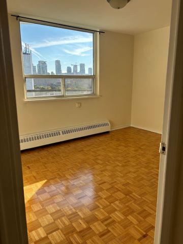 For Lease - 44 Walmer Road Unit# 1205, Toronto, Ontario - Photo 2