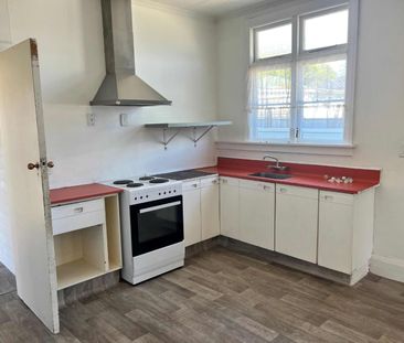 Location Location - Photo 4