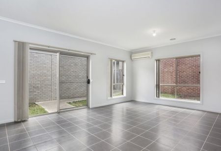 9 Yorkshire Terrace, Craigieburn, VIC 3064 - Photo 2