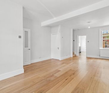 Geraldine Road, Strand on the Green, W4 - Photo 2