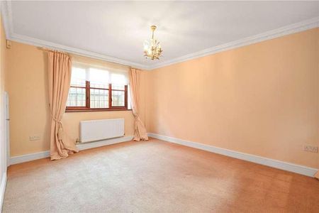 Castle Road, Weybridge, Surrey, KT13 - Photo 5