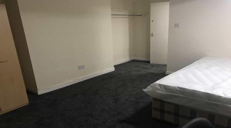 3 bedroom flat to rent - Photo 5