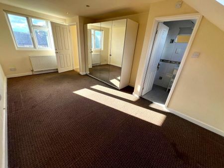 4 bedroom semi-detached house to rent - Photo 5