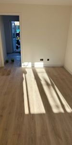 Studio Flat, Fenman Gardens, IG3 - Photo 3