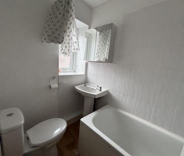 To Let 2 Bed Apartment Wrexham Street, Mold £700 pcm - Photo 6