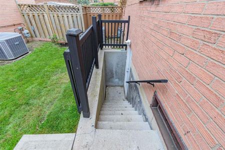 For Lease - 40 Leatherhead Court, Brampton, Ontario - Photo 5