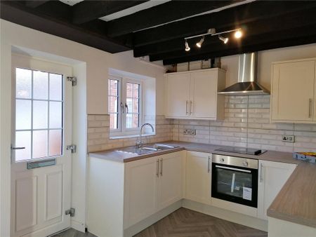 2 bedroom terraced house to rent - Photo 4