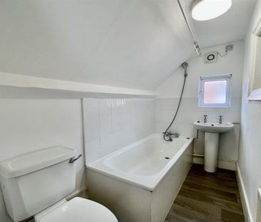 2 bed Flat Elderton Road, Essex, Westcliff-on-Sea, SS0 - Photo 6