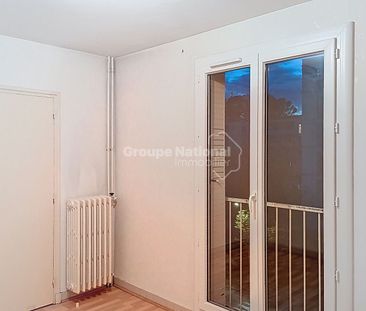 Appartement T3 avec balcon situé sur Bourg Saint Andéol, - Photo 4