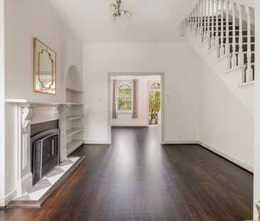 Charming Renovated Terrace with Courtyard in Prime Paddington Location - Photo 1