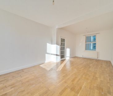 Albert Road, London, SE25 - Photo 1