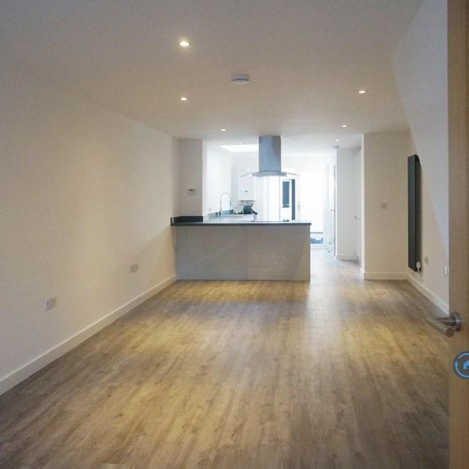 3 bedroom terraced house to rent - Photo 1