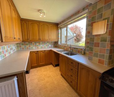 3 bedroom semi-detached house to rent - Photo 6