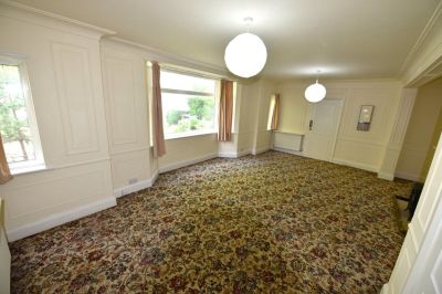 2 bedroom Flat in Otley Road, Leeds - Photo 1