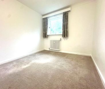 4 bedroom semi-detached house to rent - Photo 6