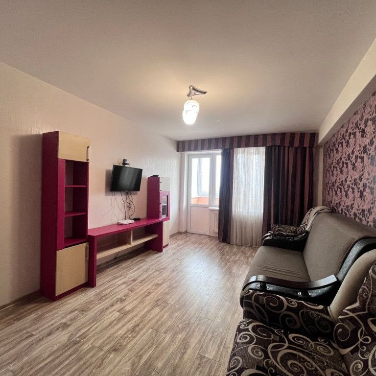 Inchiriez apartament cu 1 camera in zona Gruia - Fotografie 1