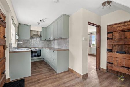 2 bedroom semi-detached house to rent - Photo 4