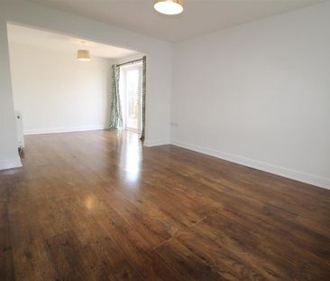 3 bedroom detached house to rent - Photo 4