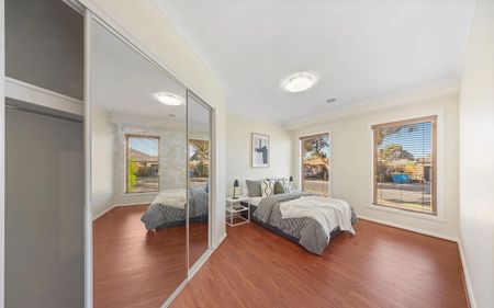 Elegant & Spacious Family Home! - Photo 4