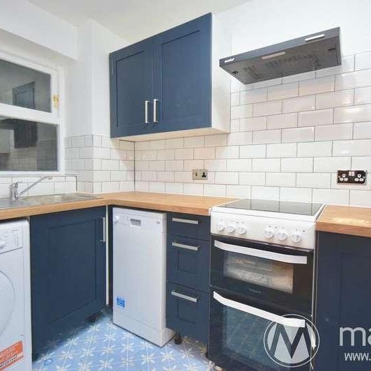 Molyneux Drive, London, SW17 - Photo 1