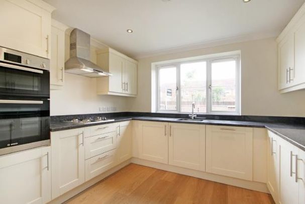 4 bedroom house to rent - Photo 1