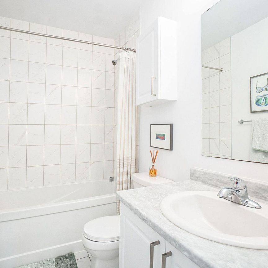 For Lease - 70 Jaguar Private Unit# H, Kanata, Ontario - Photo 1