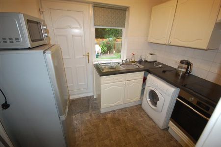 2 bedroom apartment to rent - Photo 4