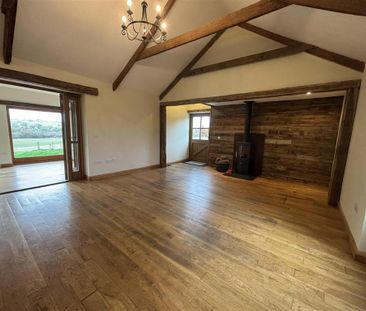 4 bedroom detached house to rent - Photo 3