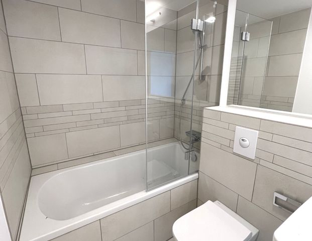 Moderne 3-Zimmerwohnung mit zwei Balkonen im Neubauprojekt Bahrenfelder Carré in Altona! - Foto 1