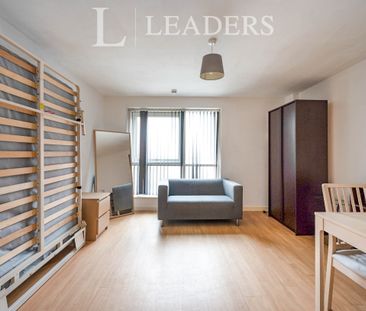 apartment to rent The Roundhouse, Gunwharf Quays, Portsmouth, PO1 - Photo 4