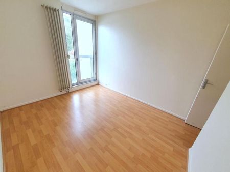 Location Appartement 4 pièces 90m² CHAMALIERES 63400 - Photo 3
