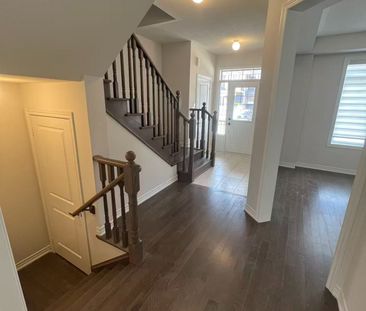 For Lease - 8 O'Reilly Street, Whitby, Ontario - Photo 5