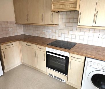 2 bedroom flat to rent - Photo 4