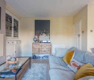 3 bedroom semi-detached house to rent - Photo 4